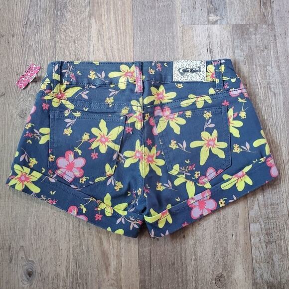 Blue rein size 5 juniors multi colored floral denim shorts - Picture 6 of 13